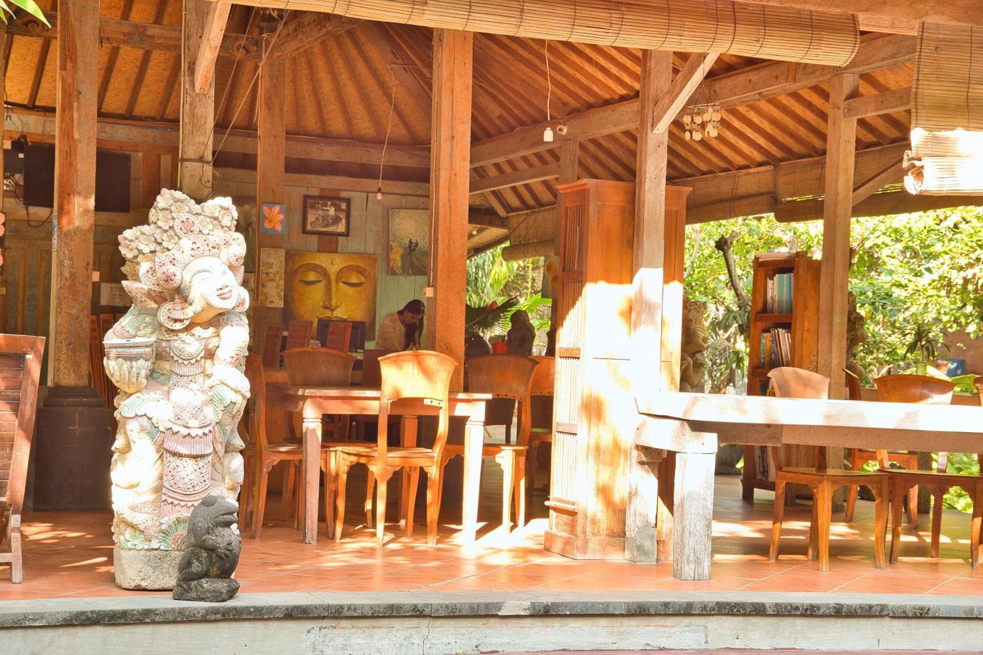 Bali Telaga Hati Yoga Healing And Retreat Center Hostel ซานูร์ ภายนอก รูปภาพ