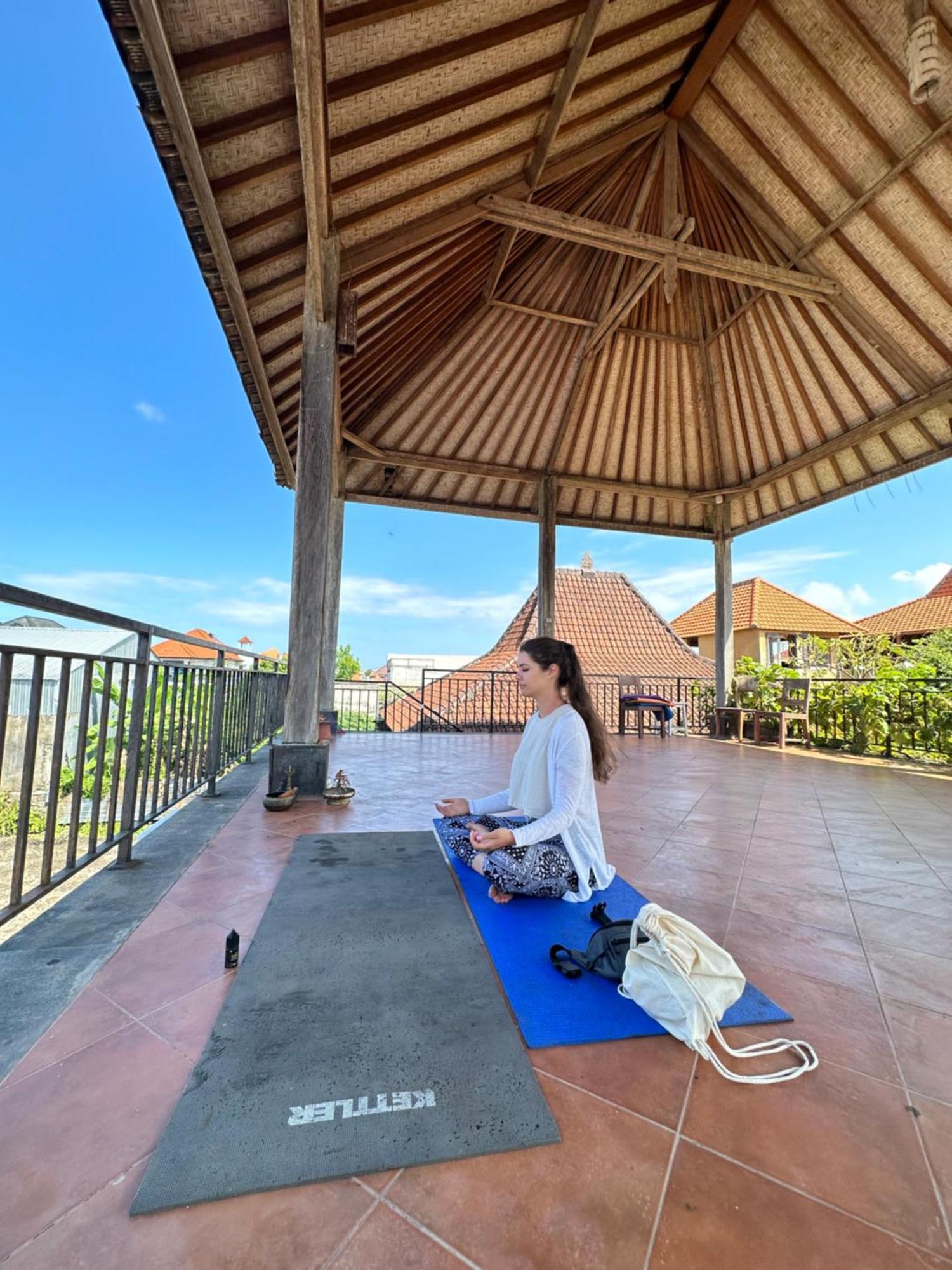 Bali Telaga Hati Yoga Healing And Retreat Center Hostel ซานูร์ ภายนอก รูปภาพ